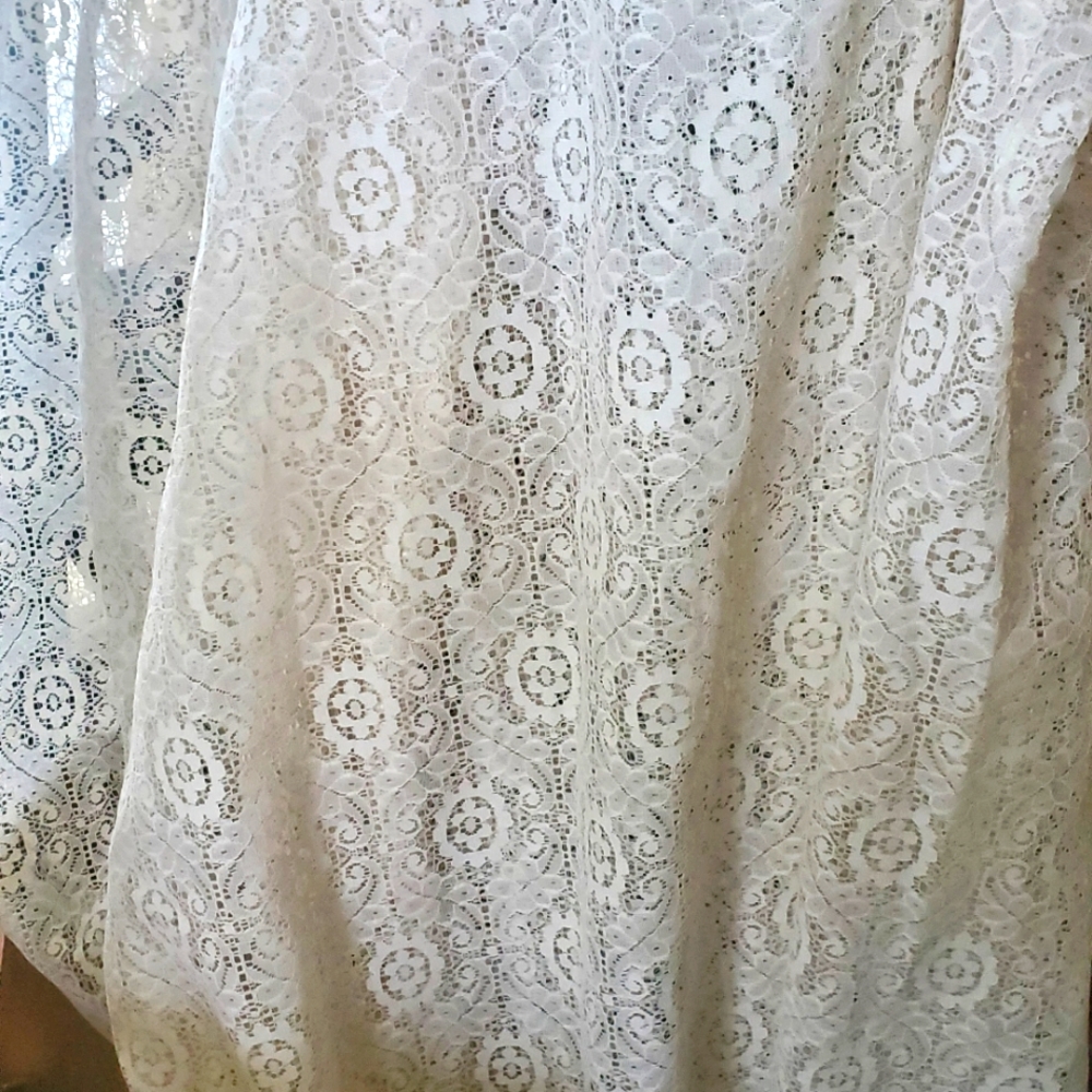 3 pairs of drapes.hangs with hooks.84" length